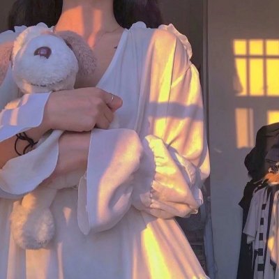 穿越五年后我给死对头生了个娃